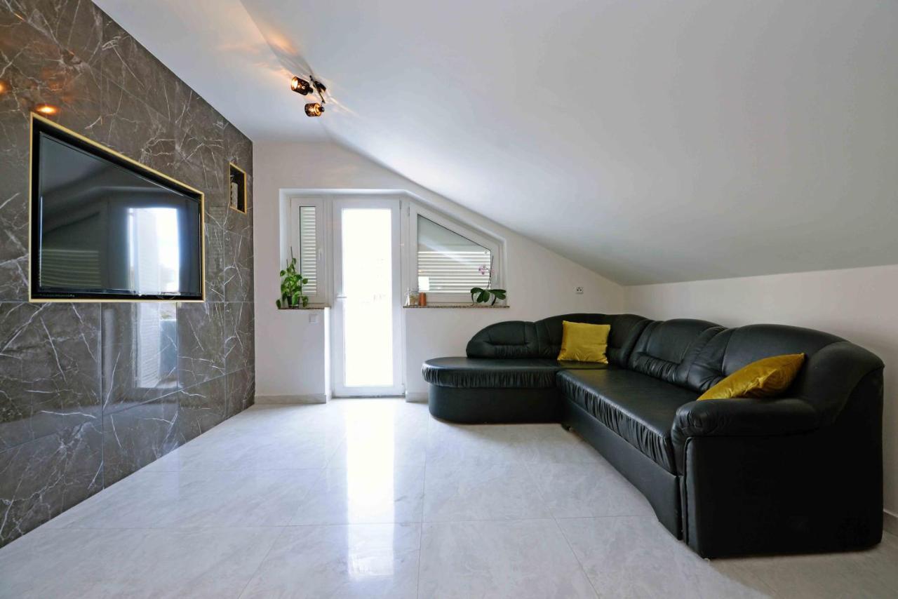 Vila Ena Murter Exterior photo